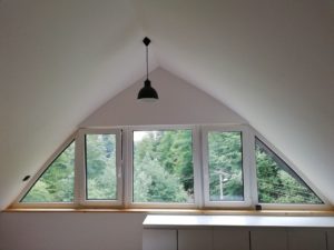 Nepravidelné tvary stropu obložené sádrokartonem